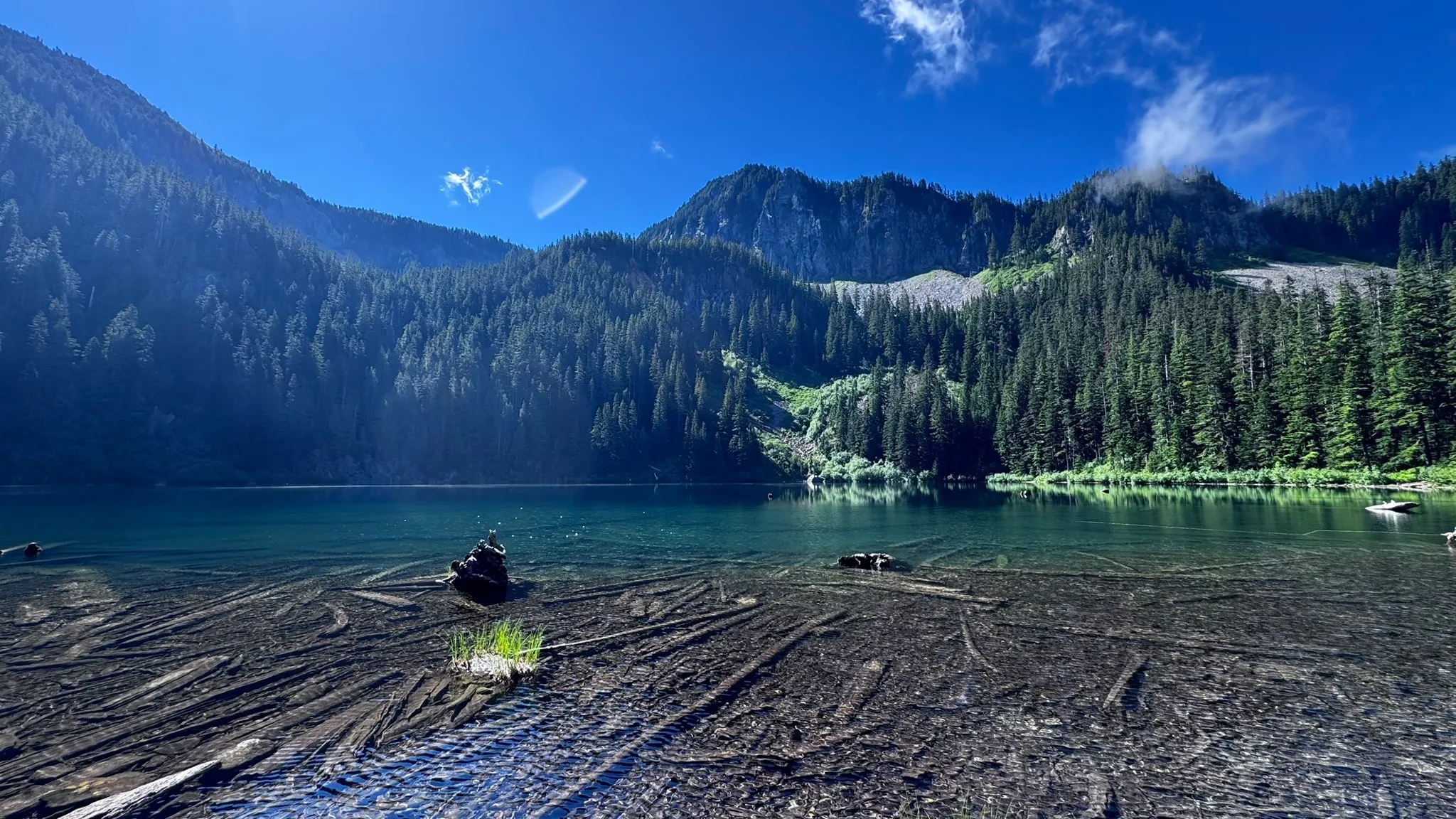 Annette Lake Group Hike near Seattle · Поход на озеро Аннетт