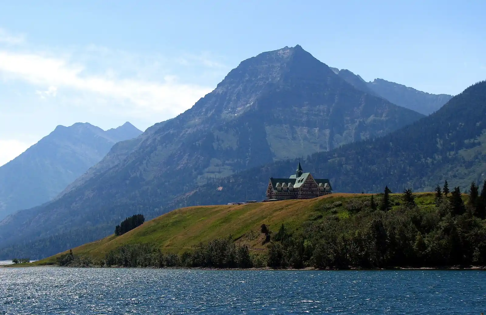 Banff to Glacier National Park Road Trip: 5 Days via Waterton