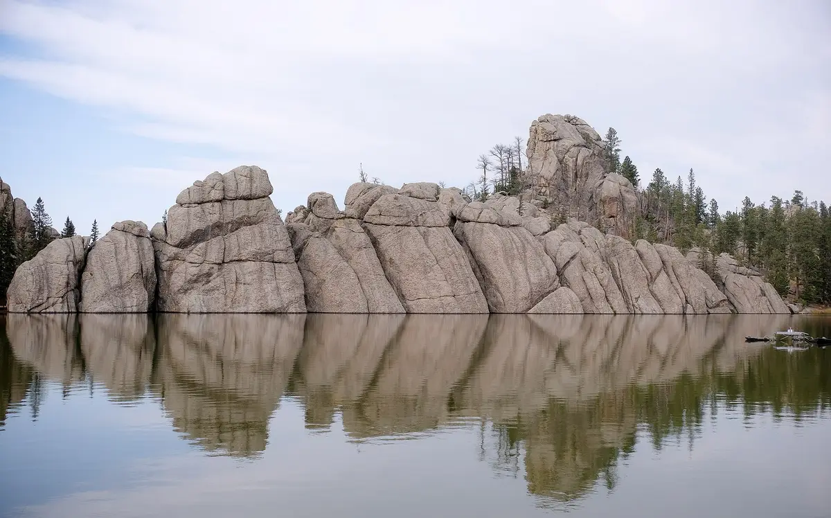 Descend to Sylvan Lake