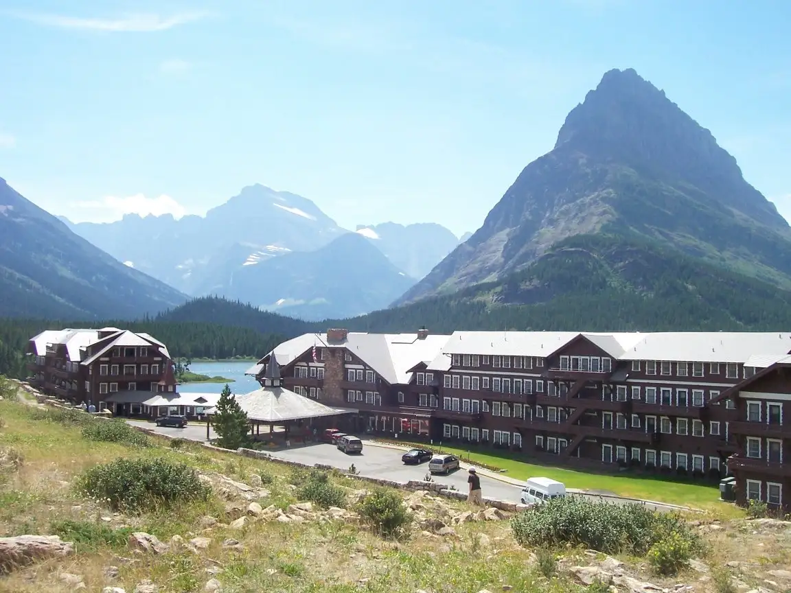 Overnight in St. Mary or Many Glacier