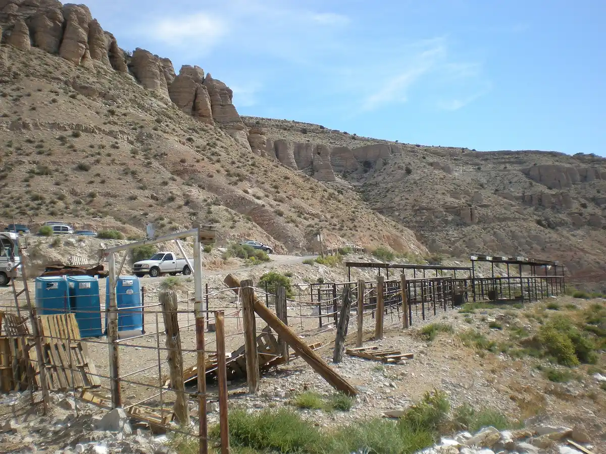Hike out to Hualapai Hilltop