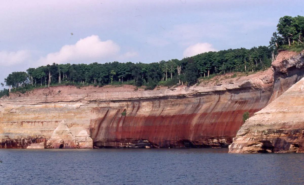 Best Time to Visit Pictured Rocks: A Season-by-Season Guide