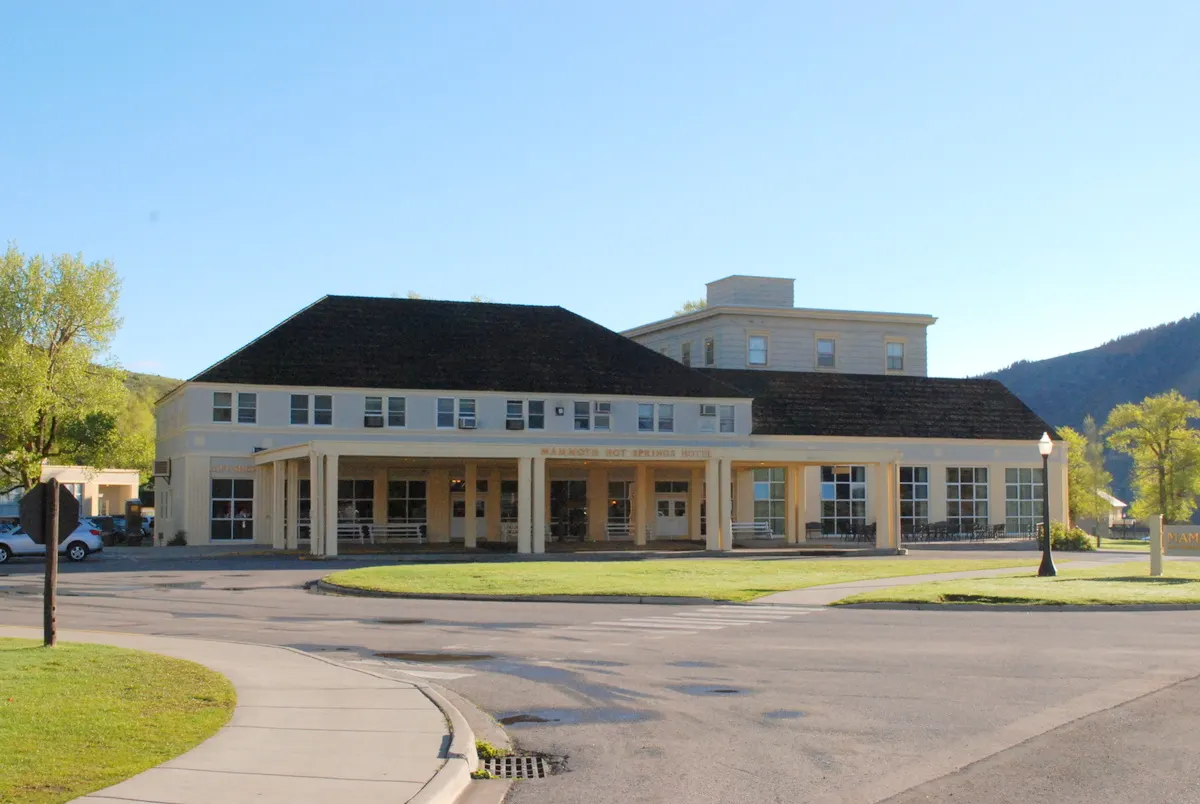 Mammoth Hotel · or back to Canyon