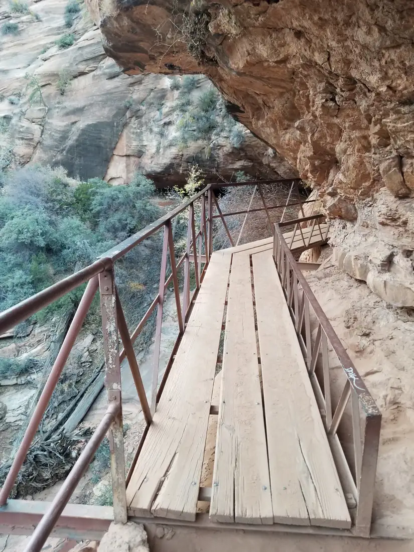 Canyon Overlook · the boardwalk bolted to the cliff